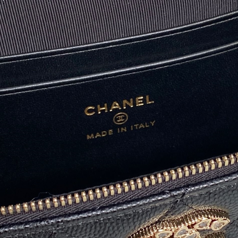 Ch**el cosmetic bags